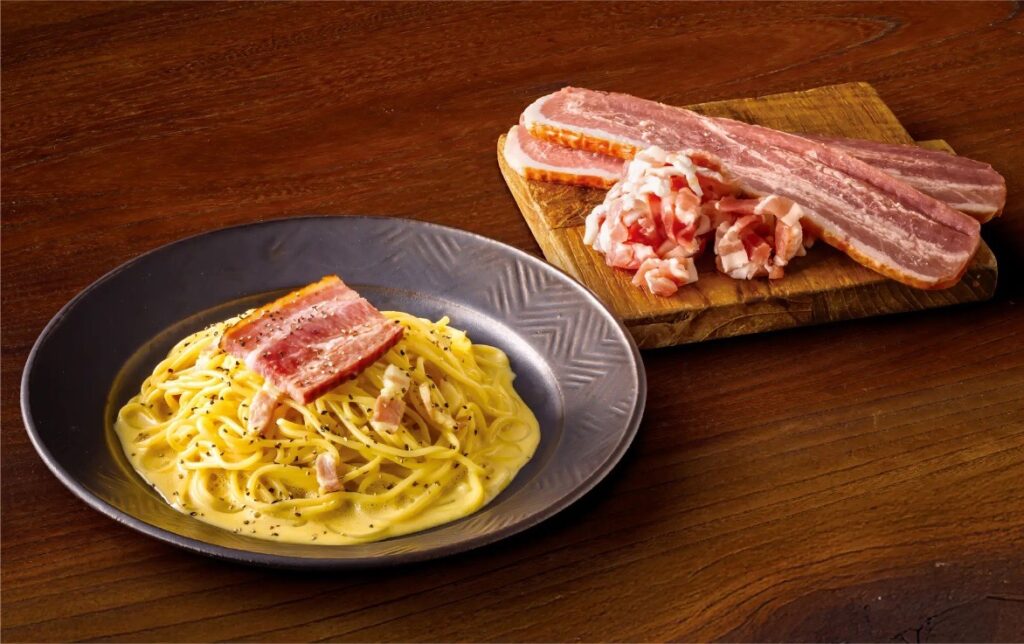 サンマルクカフェのパスタ「厚切りベーコンとパンチェッタの濃厚カルボナーラ」