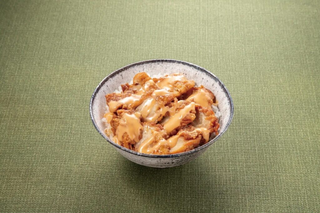 高知県民の定番「オーロラソースで食べるチキンナンバン丼」