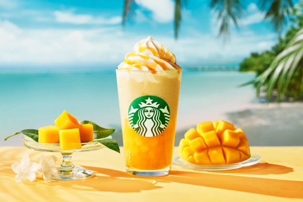 スタバのマンゴーフラペチーノ2025が登場♡“アジアンリゾート気分”の新作ドリンク