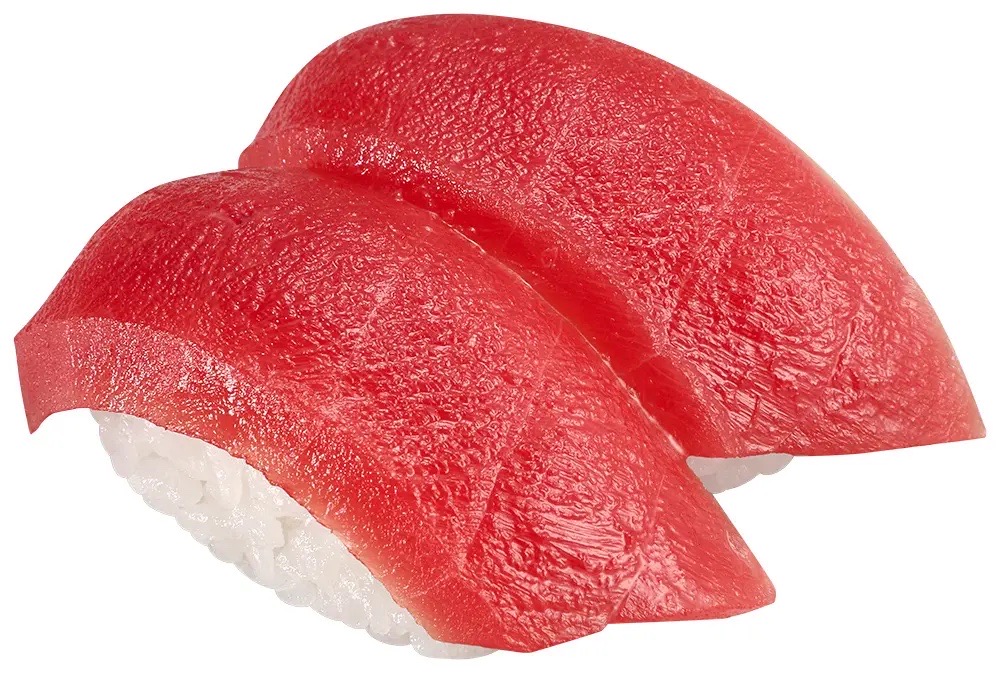 スシローの本鮪赤身寿司2貫。鮮やかな赤身が特長の一皿。