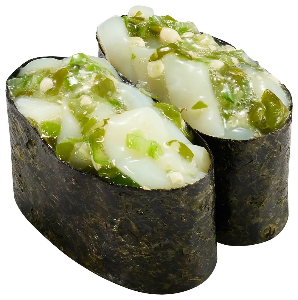スシローのいかオクラめかぶ軍艦。ネバネバ食材が組み合わさった夏の人気ネタ。