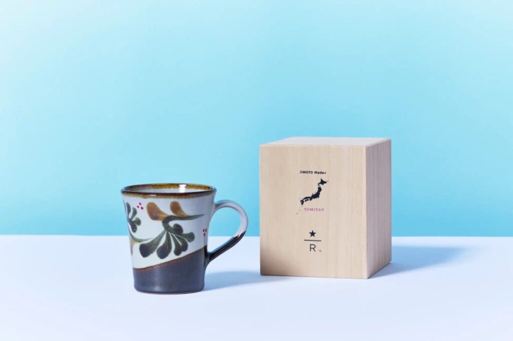 JIMOTO Made+ 読谷マグ(陶眞窯)と専用の桐箱セット。沖縄・読谷の伝統工芸「壺屋焼」を用いた手仕事のマグカップ。