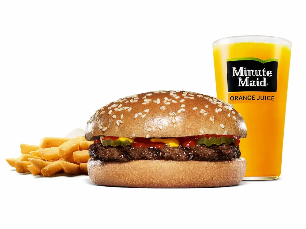 バーガーキングのハンバーガーキッズセット。ポテトとオレンジジュースがセットになったシンプルなメニュー